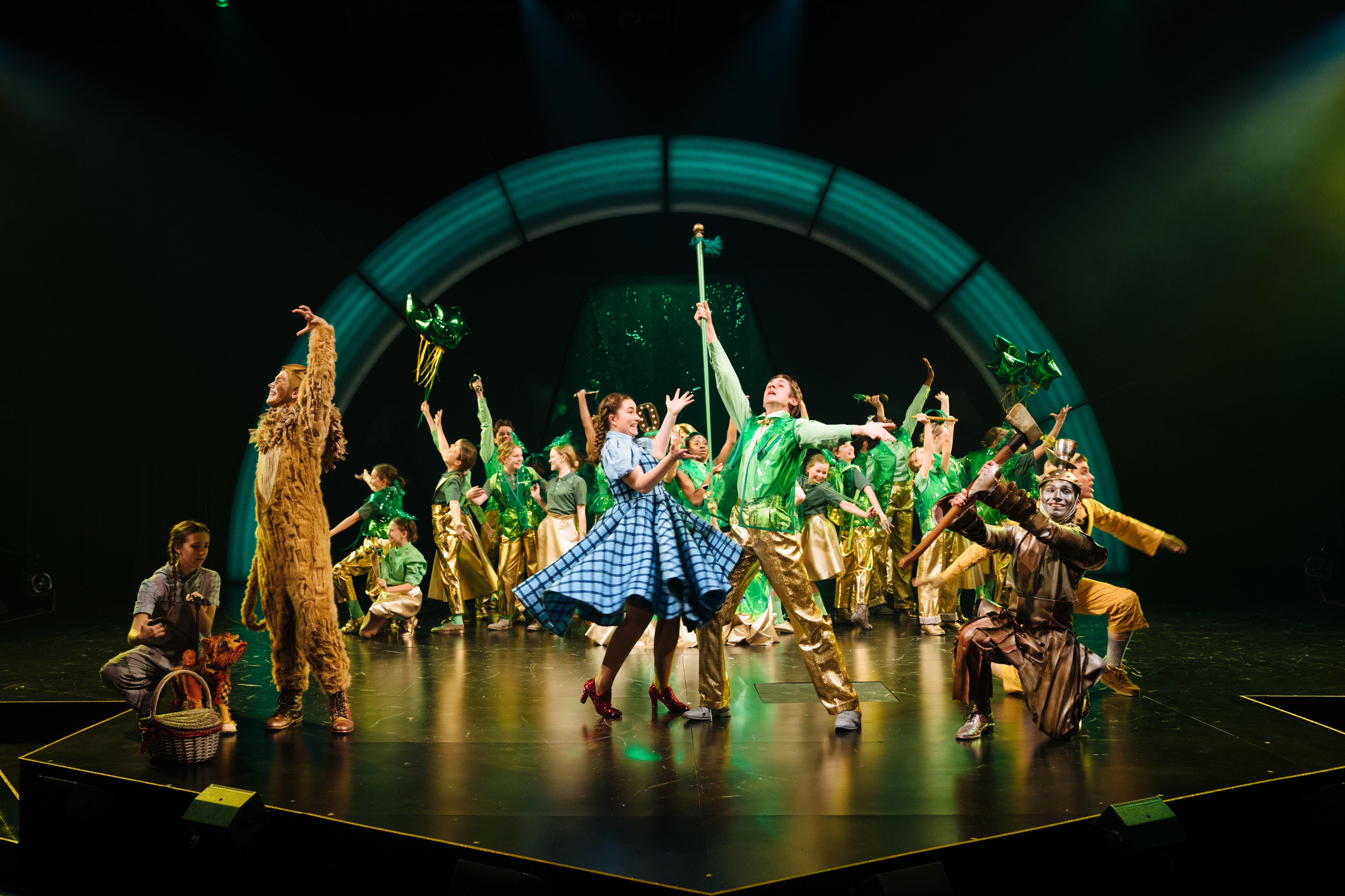 The Wizard Of Oz At Chichester Festival Theatre Review They Act Sing And Dance Their Way 4736